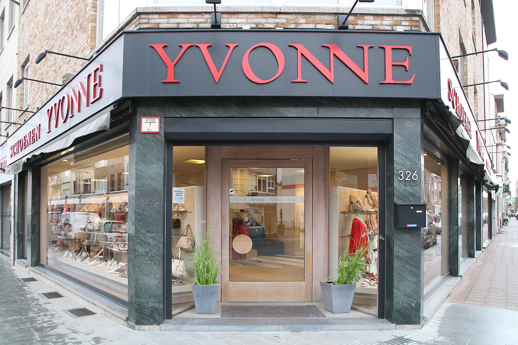 Schoenen Yvonne te Deurne, Antwerpen | Dames \u0026 heren merkschoenen